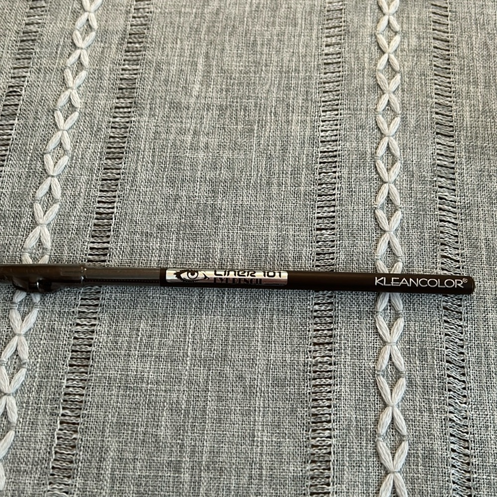Kleancolor Liner 101 eye pencil